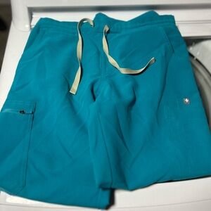 Women’s FIGS scrub pants